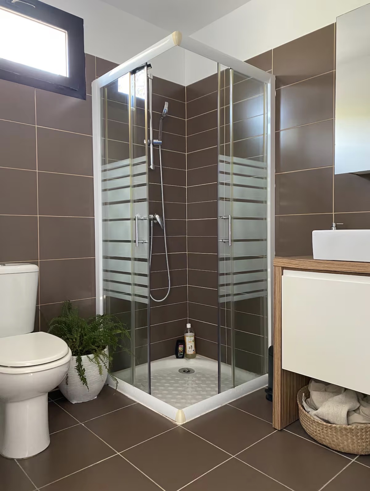 La Tanière — salle de bain moderne